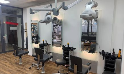 Raya Ihr Friseur: Kosmetikstudio in München