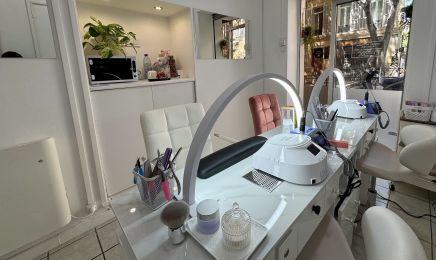 Élégance Lashes & Nails  : Institut de beauté à Marseille