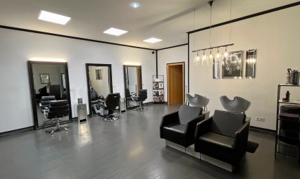 Friseur am Schillerplatz: Kosmetikstudio in Wetzlar