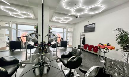 Hair by Dona Friseur: Friseur in Sarstedt