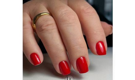 AU BOUDOIR DES DEUX L : Manucure à Gières