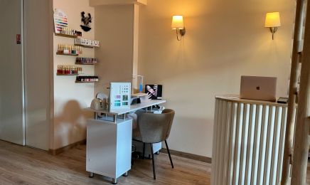 Candy Esthétique : Manucure à Fréjus