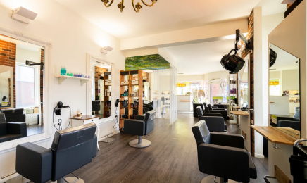 Hair and More Sibel und Friseure: Kosmetikstudio in Kaltenkirchen
