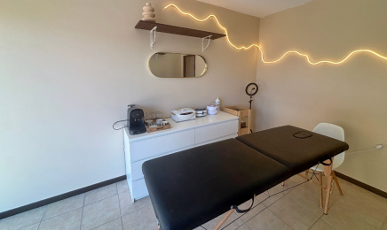 Nini Beauty Studio  : Manucure à Istres
