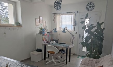 B&B institut Ongles et massage bien-être  : Manucure à Saulzet le chaud