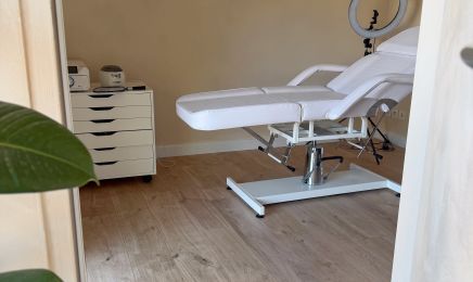 La pose de Lia : Manucure à La Roche-de-Glun