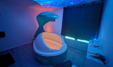 MOANA MASSAGE & ESTHÉTIQUE  : Institut de beauté à Le Thou