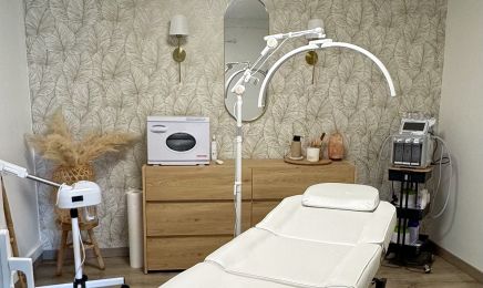 Éclat de soie  : Manucure à Lacroix-Saint-Ouen