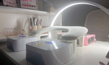 Beauty.Nails__by M : Institut de beauté à Dagneux