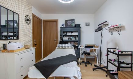 L’atelier beauté de Céline : Manucure à Saint-Cyr-sur-Loire
