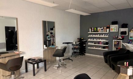 Hair Force : Manucure à Villefontaine