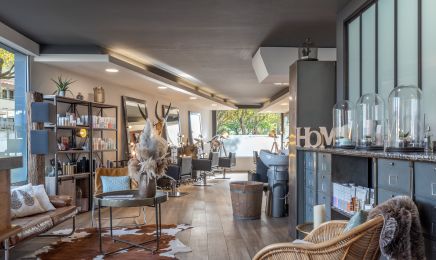 Autrement Coiffure & Beauté  : Coiffeur à Valence