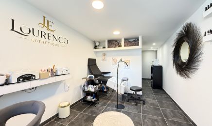 Lourenco Esthetique  : Manucure à Berre-l'Étang