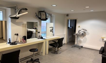 Mirjana Jurcic: Friseur in Stuttgart