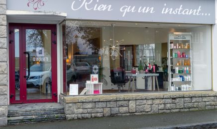 Rien qu'un Instant : Coiffeur à Plerguer