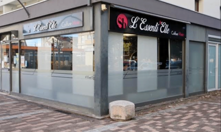Maison Mentor chez L'essenti'elle coiffure : Coiffeur à Barby