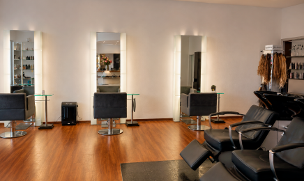 Amal Chahrour: Nagelstudio in Arnsberg