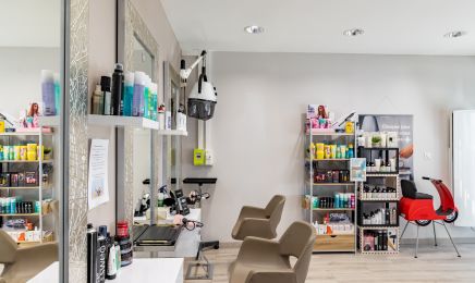 l hair du lac  : Coiffeur à Montréal-la-Cluse