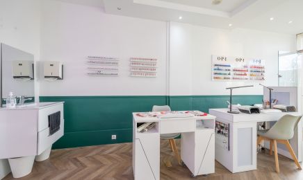 L’Onglissime  : Manucure à Deauville