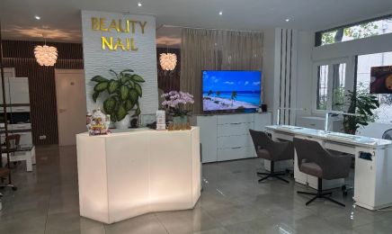 Cryomotion Nagelstudio & Wimpernverlängerung: Kosmetikstudio in München