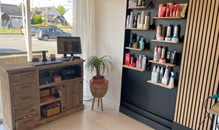  Atypic L'Atelier d'Artisans Coiffeurs : Institut de beauté à Theix-Noyalo