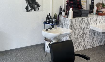 Salon Martina: Barbershop in Brakel