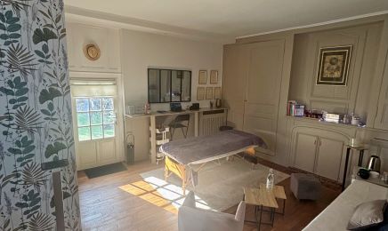 LA massages bien être : Manucure à Joué-lès-Tours