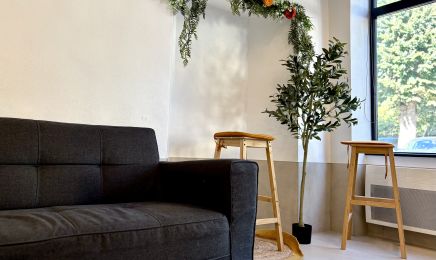 Maison KÉMI | HeadSpa - Maison d’expertise capillaire et de beauté Cheveux texturés : Manucure à Angers