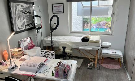 SidonieNails : Institut de beauté à Toulon