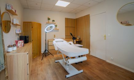 L'instant Perla ( réservé aux femmes ) : Manucure à Bois-le-Roi