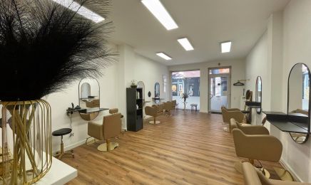Schönheits Atelier : Friseur in Wiesbaden