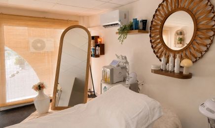 Selma Room Beauty - Lot 1er étage : Institut de beauté à Fréjus