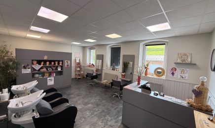 Le salon du saugeais : Coiffeur à Maisons-du-Bois-Lièvremont
