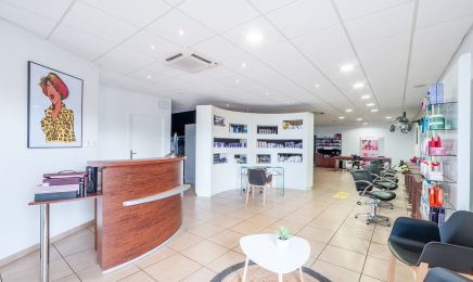 Bloom Centre de beauté : Manucure à Objat