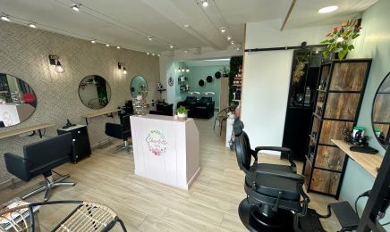 Charlotte s’en mêle : Coiffeur à Saint-Georges-du-Bois