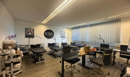 Lux beauty academy : Kosmetikstudio in Hamburg