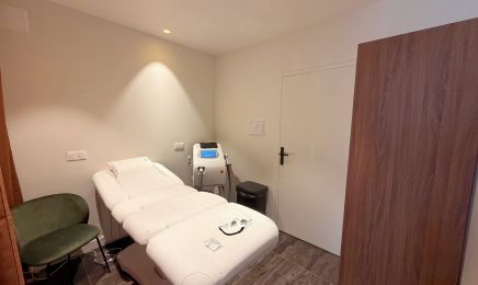 Maison JL - Soins & Technologie : Manucure à Bordeaux