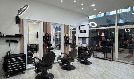 Hair Care and Nails : Institut de beauté à Neydens