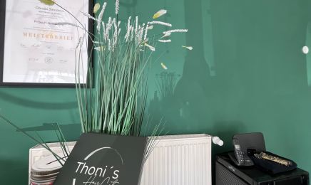 Thonis Haircut: Kosmetikstudio in Thierhaupten
