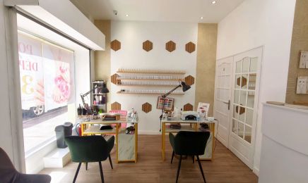 DS Nails Dressing  : Manucure à Suresnes