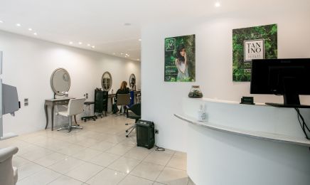 Hôtesse de l’Hair Institut  : Coiffeur à Paris