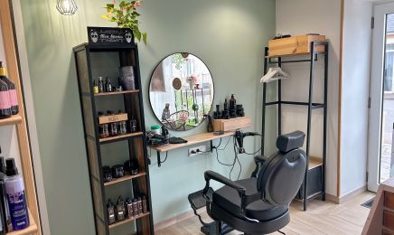 Charlotte s’en mêle : Coiffeur à Saint-Georges-du-Bois