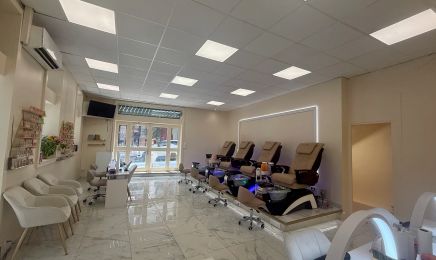 Win Ongles & Cils  : Manucure à Marseille