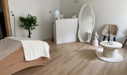 SlayinWihte : Institut de beauté à Sarralbe