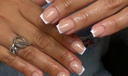 Nouna Ongles & Tête en l'hair : Manucure à Châteaurenard