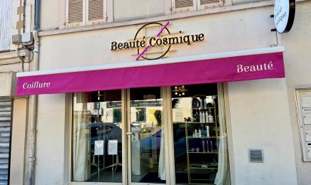 Beauté Cosmique : Coiffeur à Les Mureaux