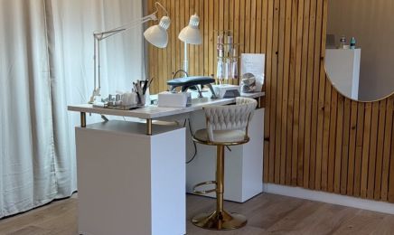 La pose de Lia : Manucure à La Roche-de-Glun