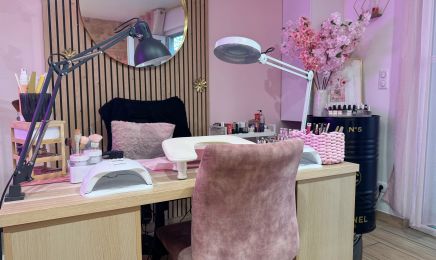 Eva La Palette d’Ongles : Coiffeur à Cabriès