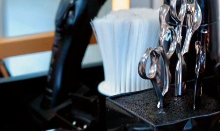 Mona me Friseursalon: Friseur in Kassel