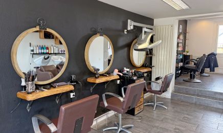 LE N°7  : Manucure à La Hague
